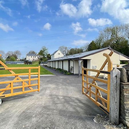 The Old Mountain Stables Caerllwyn Ganol Farm Apartment Newport  Bagian luar foto